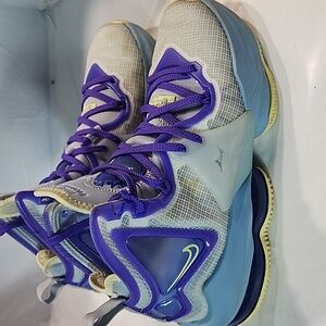 Nike LeBron 19 Aura ‘Easter’ Mid Basketball Sneakers Shoes DD0418-412 Size 6.Y